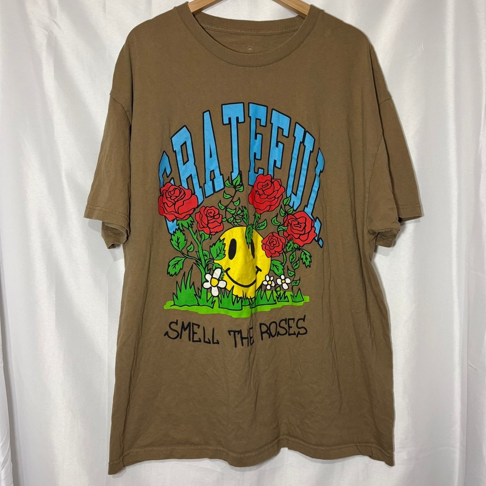 Grateful Apparel Smell The Roses Smiley Face Graphic T-Shirt Brown Mens 2XL